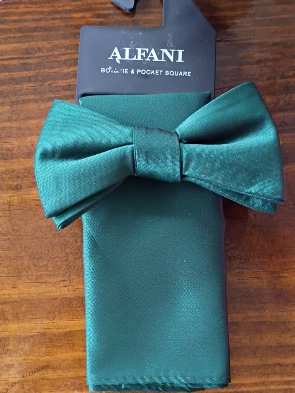 Alfani Emerald Green Satin Bow Tie & Pocket Square Set